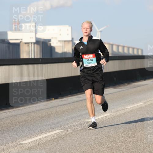03.10.2025 - Köhlbrandbrückenlauf Lena Gebhardt http://msf.ph/oto/9106922 03.10.2025 09:39:32 Position 2 1029 meine-sportfotos.de