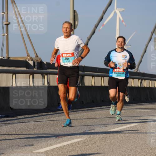 03.10.2025 - Köhlbrandbrückenlauf Strokosch-Dieckow http://msf.ph/oto/9106947 03.10.2025 09:36:16 Position 2 1048, 2879 meine-sportfotos.de