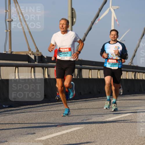 03.10.2025 - Köhlbrandbrückenlauf Strokosch-Dieckow http://msf.ph/oto/9106952 03.10.2025 09:36:16 Position 2 1048, 2879 meine-sportfotos.de
