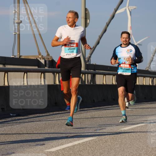 03.10.2025 - Köhlbrandbrückenlauf Strokosch-Dieckow http://msf.ph/oto/9106966 03.10.2025 09:36:17 Position 2 1048, 2879 meine-sportfotos.de