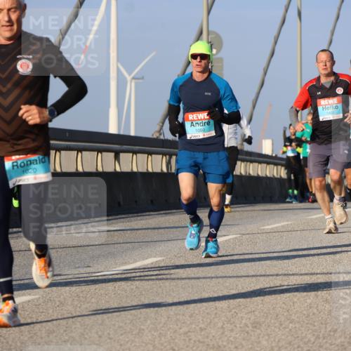 03.10.2025 - Köhlbrandbrückenlauf Strokosch-Dieckow http://msf.ph/oto/9106993 03.10.2025 09:36:22 Position 2 1020, 1050, 3402, 10 meine-sportfotos.de