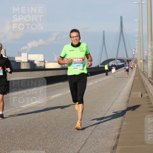 03.10.2025 - Köhlbrandbrückenlauf Lena Gebhardt http://msf.ph/oto/9107028 03.10.2025 09:39:34 Position 2 1029, 3262 meine-sportfotos.de