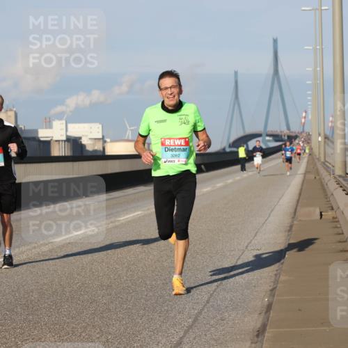 03.10.2025 - Köhlbrandbrückenlauf Lena Gebhardt http://msf.ph/oto/9107043 03.10.2025 09:39:34 Position 2 1029, 3262 meine-sportfotos.de