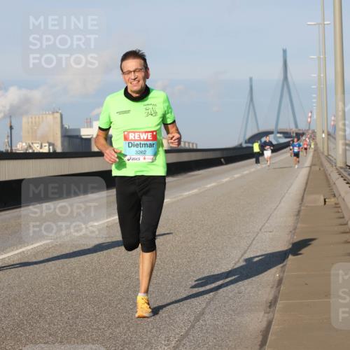 03.10.2025 - Köhlbrandbrückenlauf Lena Gebhardt http://msf.ph/oto/9107080 03.10.2025 09:39:35 Position 2 1029, 3262 meine-sportfotos.de