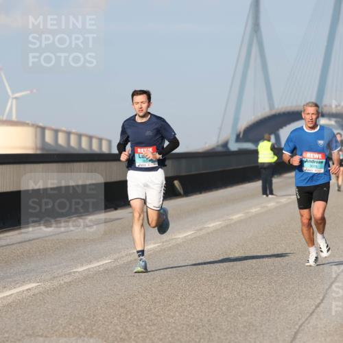 03.10.2025 - Köhlbrandbrückenlauf Lena Gebhardt http://msf.ph/oto/9107103 03.10.2025 09:39:43 Position 2  meine-sportfotos.de