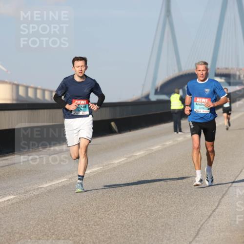 03.10.2025 - Köhlbrandbrückenlauf Lena Gebhardt http://msf.ph/oto/9107128 03.10.2025 09:39:43 Position 2 3078 meine-sportfotos.de