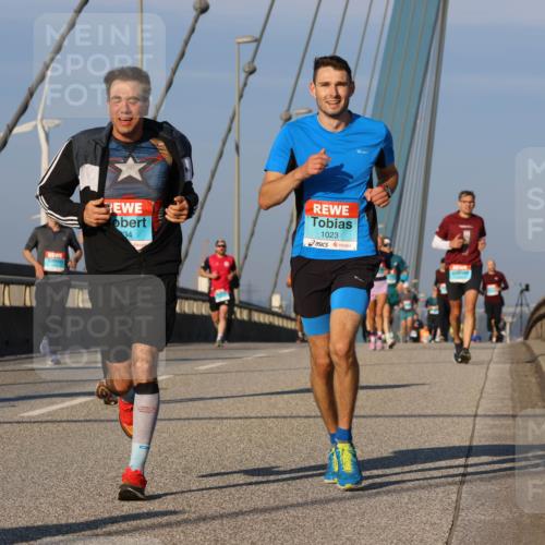 03.10.2025 - Köhlbrandbrückenlauf Strokosch-Dieckow http://msf.ph/oto/9107173 03.10.2025 09:36:33 Position 2 34, 1023 meine-sportfotos.de