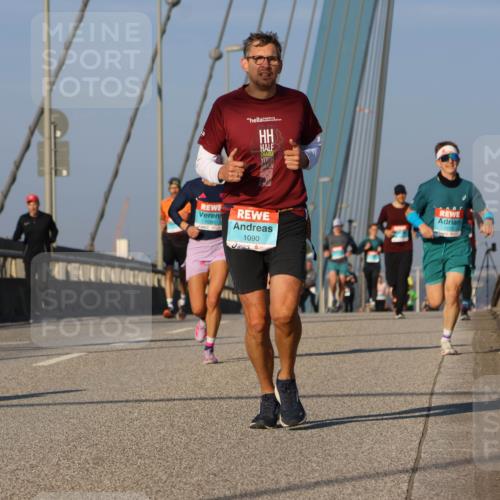 03.10.2025 - Köhlbrandbrückenlauf Strokosch-Dieckow http://msf.ph/oto/9107186 03.10.2025 09:36:39 Position 2 1080, 1090, 1275 meine-sportfotos.de