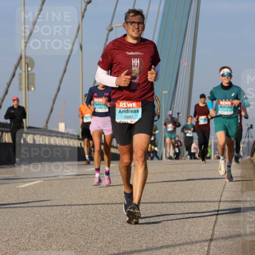 03.10.2025 - Köhlbrandbrückenlauf Strokosch-Dieckow http://msf.ph/oto/9107193 03.10.2025 09:36:39 Position 2 1090, 1275 meine-sportfotos.de