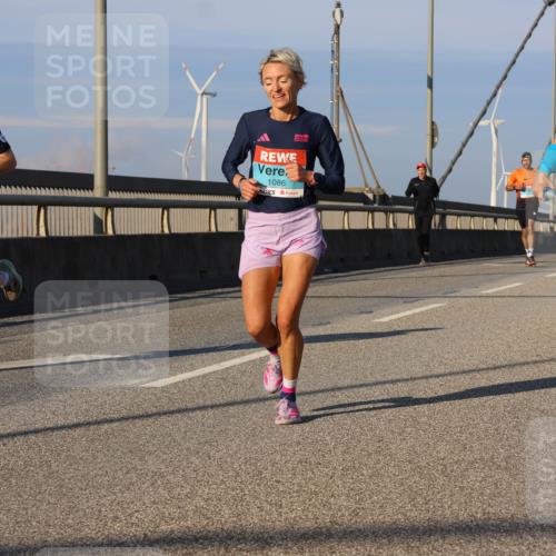 03.10.2025 - Köhlbrandbrückenlauf Strokosch-Dieckow http://msf.ph/oto/9107244 03.10.2025 09:36:45 Position 2 961, 1086, 1275 meine-sportfotos.de