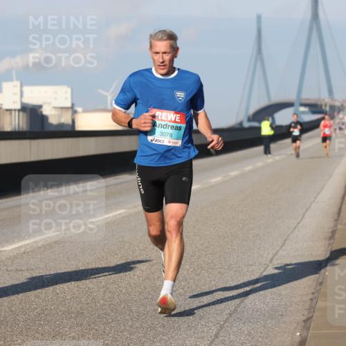 03.10.2025 - Köhlbrandbrückenlauf Lena Gebhardt http://msf.ph/oto/9107277 03.10.2025 09:39:48 Position 2 3078 meine-sportfotos.de