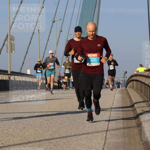03.10.2025 - Köhlbrandbrückenlauf Strokosch-Dieckow http://msf.ph/oto/9107278 03.10.2025 09:36:47 Position 2 1036, 8834 meine-sportfotos.de
