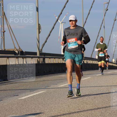 03.10.2025 - Köhlbrandbrückenlauf Strokosch-Dieckow http://msf.ph/oto/9107330 03.10.2025 09:36:54 Position 2 1490 meine-sportfotos.de