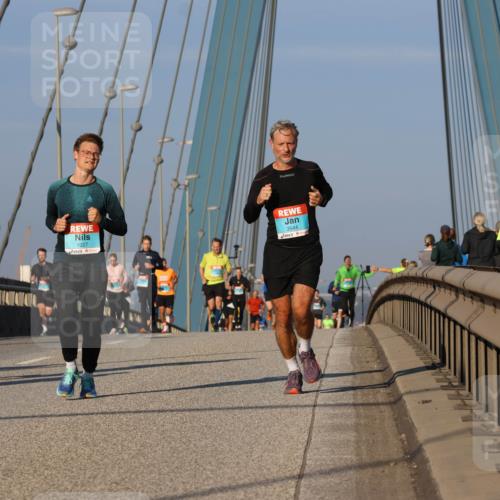 03.10.2025 - Köhlbrandbrückenlauf Strokosch-Dieckow http://msf.ph/oto/9107339 03.10.2025 09:36:56 Position 2 1180, 1027, 3544 meine-sportfotos.de