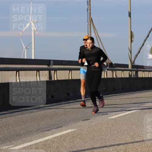 03.10.2025 - Köhlbrandbrückenlauf Strokosch-Dieckow http://msf.ph/oto/9107376 03.10.2025 09:36:58 Position 2 1180, 1027 meine-sportfotos.de