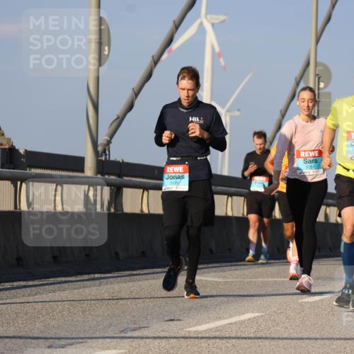 03.10.2025 - Köhlbrandbrückenlauf Strokosch-Dieckow http://msf.ph/oto/9107404 03.10.2025 09:37:08 Position 2 3136, 1251, 1083 meine-sportfotos.de