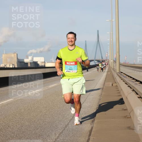 03.10.2025 - Köhlbrandbrückenlauf Lena Gebhardt http://msf.ph/oto/9107410 03.10.2025 09:40:21 Position 2 3841 meine-sportfotos.de