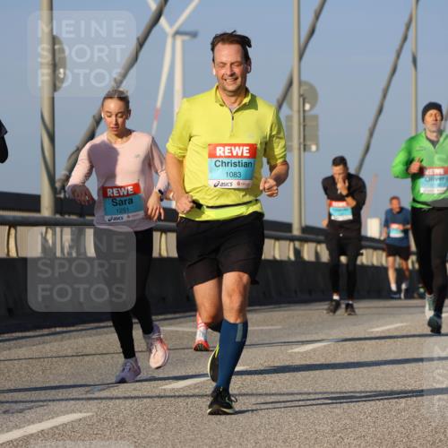 03.10.2025 - Köhlbrandbrückenlauf Strokosch-Dieckow http://msf.ph/oto/9107468 03.10.2025 09:37:10 Position 2 3136, 1251, 1083, 3181 meine-sportfotos.de