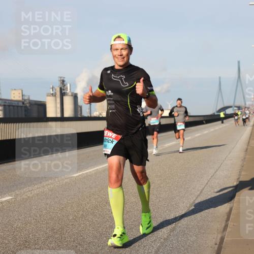 03.10.2025 - Köhlbrandbrückenlauf Lena Gebhardt http://msf.ph/oto/9107523 03.10.2025 09:40:23 Position 2 3609 meine-sportfotos.de