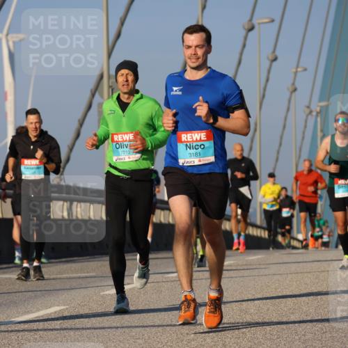 03.10.2025 - Köhlbrandbrückenlauf Strokosch-Dieckow http://msf.ph/oto/9107524 03.10.2025 09:37:13 Position 2 1010, 3181 meine-sportfotos.de