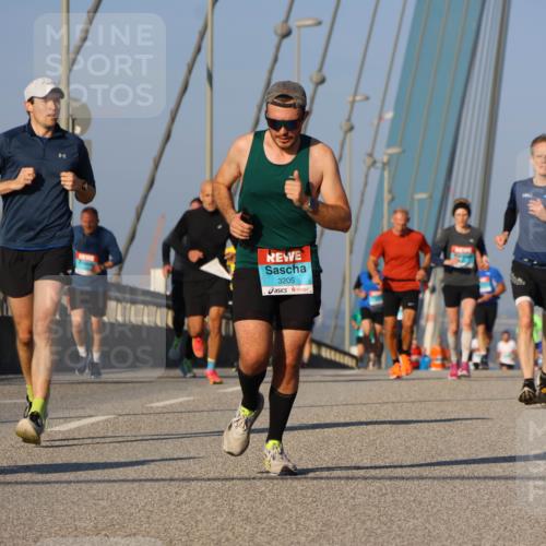 03.10.2025 - Köhlbrandbrückenlauf Strokosch-Dieckow http://msf.ph/oto/9107544 03.10.2025 09:37:17 Position 2 3205 meine-sportfotos.de