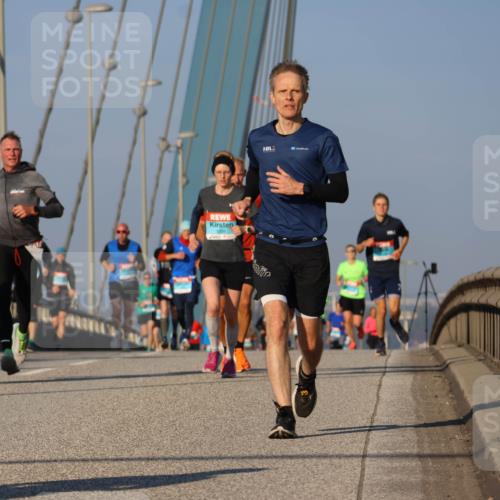 03.10.2025 - Köhlbrandbrückenlauf Strokosch-Dieckow http://msf.ph/oto/9107585 03.10.2025 09:37:20 Position 2  meine-sportfotos.de