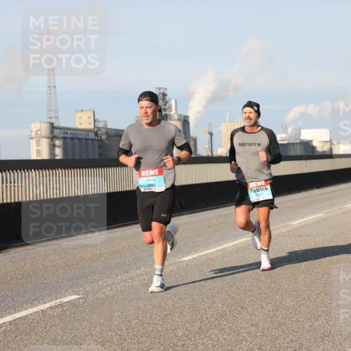 03.10.2025 - Köhlbrandbrückenlauf Lena Gebhardt http://msf.ph/oto/9107599 03.10.2025 09:40:25 Position 2 3785, 1037 meine-sportfotos.de