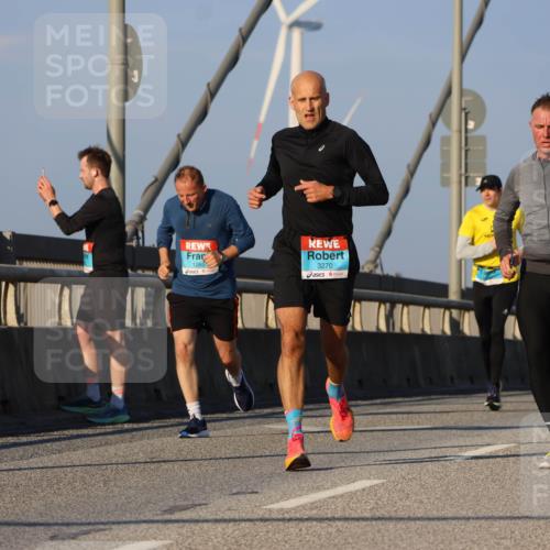03.10.2025 - Köhlbrandbrückenlauf Strokosch-Dieckow http://msf.ph/oto/9107608 03.10.2025 09:37:22 Position 2 1265, 3270 meine-sportfotos.de