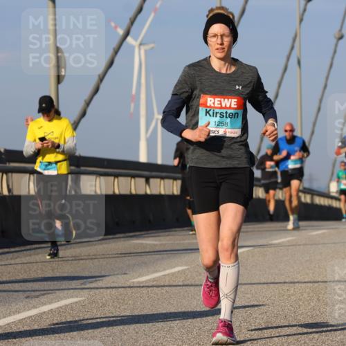03.10.2025 - Köhlbrandbrückenlauf Strokosch-Dieckow http://msf.ph/oto/9107659 03.10.2025 09:37:26 Position 2 1258 meine-sportfotos.de