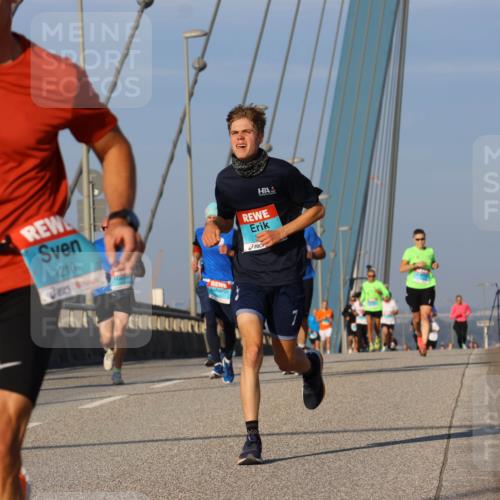 03.10.2025 - Köhlbrandbrückenlauf Strokosch-Dieckow http://msf.ph/oto/9107663 03.10.2025 09:37:28 Position 2 1210 meine-sportfotos.de