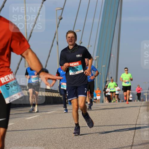 03.10.2025 - Köhlbrandbrückenlauf Strokosch-Dieckow http://msf.ph/oto/9107675 03.10.2025 09:37:29 Position 2 1210, 250, 3143 meine-sportfotos.de