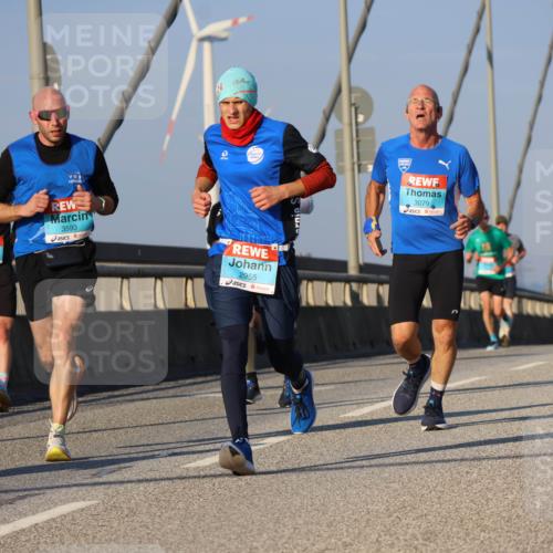03.10.2025 - Köhlbrandbrückenlauf Strokosch-Dieckow http://msf.ph/oto/9107684 03.10.2025 09:37:32 Position 2 3593, 2955, 3079 meine-sportfotos.de