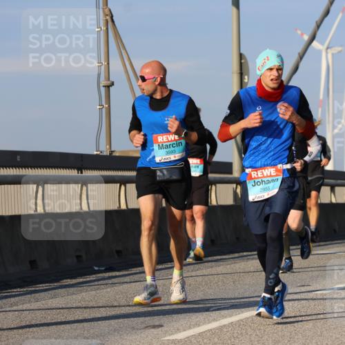 03.10.2025 - Köhlbrandbrückenlauf Strokosch-Dieckow http://msf.ph/oto/9107696 03.10.2025 09:37:33 Position 2 3593, 2955, 3079 meine-sportfotos.de