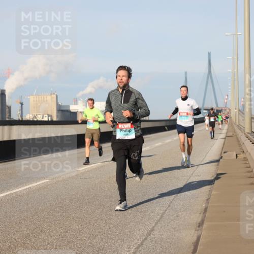 03.10.2025 - Köhlbrandbrückenlauf Lena Gebhardt http://msf.ph/oto/9107764 03.10.2025 09:40:35 Position 2 1184 meine-sportfotos.de