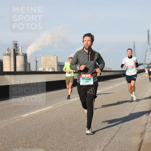 03.10.2025 - Köhlbrandbrückenlauf Lena Gebhardt http://msf.ph/oto/9107793 03.10.2025 09:40:35 Position 2 1184 meine-sportfotos.de