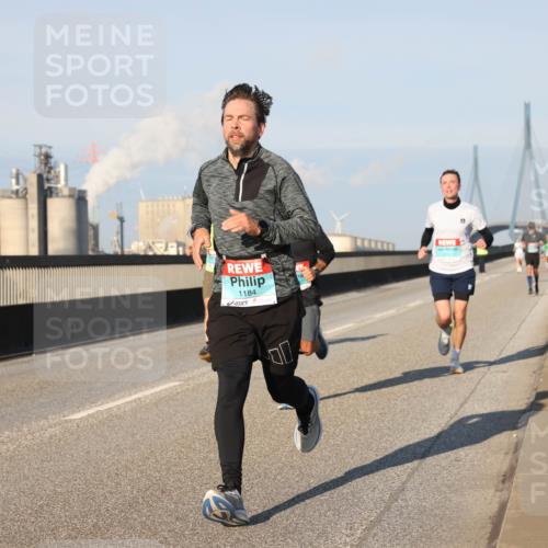 03.10.2025 - Köhlbrandbrückenlauf Lena Gebhardt http://msf.ph/oto/9107811 03.10.2025 09:40:36 Position 2 1184 meine-sportfotos.de