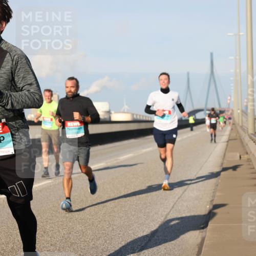03.10.2025 - Köhlbrandbrückenlauf Lena Gebhardt http://msf.ph/oto/9107836 03.10.2025 09:40:36 Position 2 1184 meine-sportfotos.de
