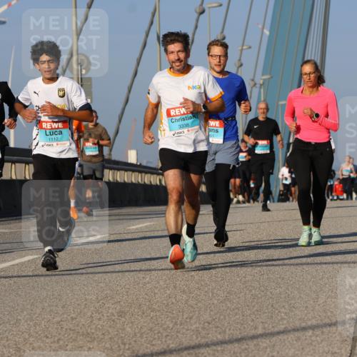 03.10.2025 - Köhlbrandbrückenlauf Strokosch-Dieckow http://msf.ph/oto/9107884 03.10.2025 09:37:50 Position 2 1167, 1112, 3338, 801 meine-sportfotos.de
