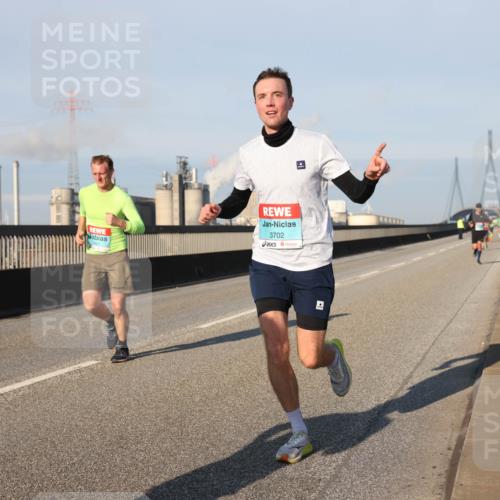 03.10.2025 - Köhlbrandbrückenlauf Lena Gebhardt http://msf.ph/oto/9107963 03.10.2025 09:40:38 Position 2 3702 meine-sportfotos.de