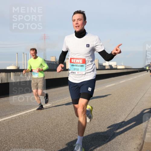 03.10.2025 - Köhlbrandbrückenlauf Lena Gebhardt http://msf.ph/oto/9107994 03.10.2025 09:40:39 Position 2 3702 meine-sportfotos.de