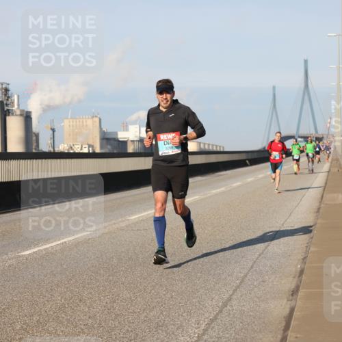 03.10.2025 - Köhlbrandbrückenlauf Lena Gebhardt http://msf.ph/oto/9108030 03.10.2025 09:40:43 Position 2 3288 meine-sportfotos.de