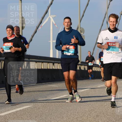 03.10.2025 - Köhlbrandbrückenlauf Strokosch-Dieckow http://msf.ph/oto/9108036 03.10.2025 09:38:06 Position 2 1114, 3155 meine-sportfotos.de