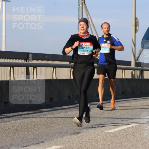 03.10.2025 - Köhlbrandbrückenlauf Strokosch-Dieckow http://msf.ph/oto/9108043 03.10.2025 09:38:07 Position 2 1215, 1114, 2811 meine-sportfotos.de