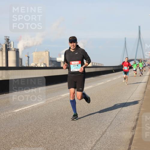 03.10.2025 - Köhlbrandbrückenlauf Lena Gebhardt http://msf.ph/oto/9108052 03.10.2025 09:40:43 Position 2 3288 meine-sportfotos.de