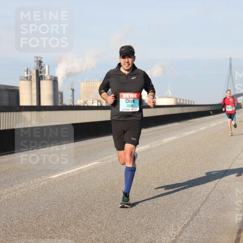 03.10.2025 - Köhlbrandbrückenlauf Lena Gebhardt http://msf.ph/oto/9108068 03.10.2025 09:40:44 Position 2 3288 meine-sportfotos.de