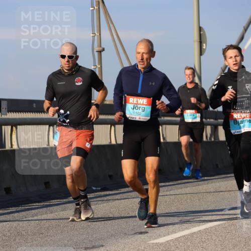 03.10.2025 - Köhlbrandbrückenlauf Strokosch-Dieckow http://msf.ph/oto/9108129 03.10.2025 09:38:15 Position 2 1102, 1550 meine-sportfotos.de