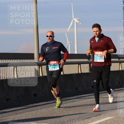 03.10.2025 - Köhlbrandbrückenlauf Strokosch-Dieckow http://msf.ph/oto/9108172 03.10.2025 09:38:22 Position 2 2820, 2302 meine-sportfotos.de
