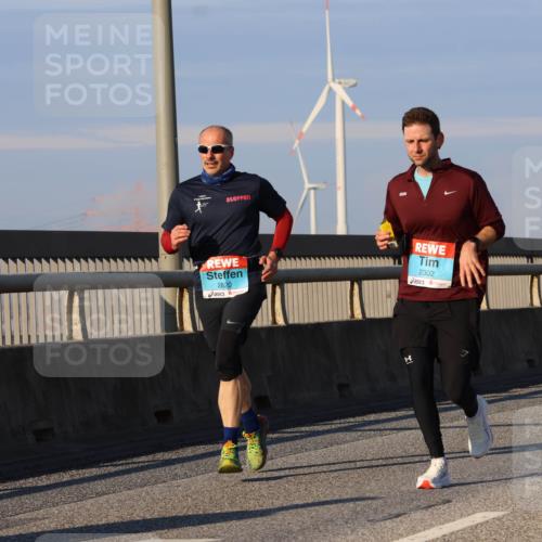 03.10.2025 - Köhlbrandbrückenlauf Strokosch-Dieckow http://msf.ph/oto/9108176 03.10.2025 09:38:22 Position 2 2820, 2302, 1 meine-sportfotos.de