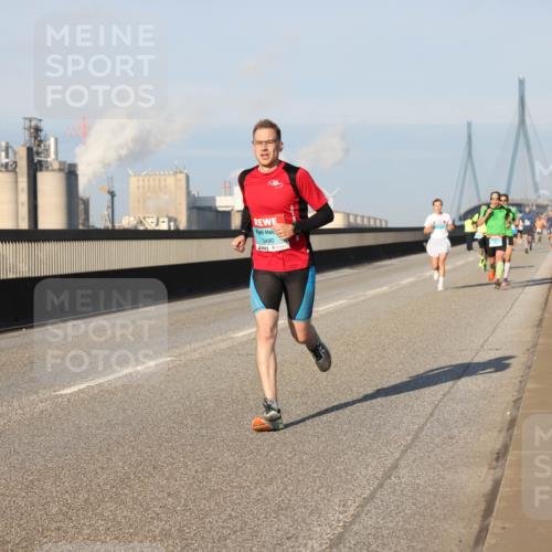 03.10.2025 - Köhlbrandbrückenlauf Lena Gebhardt http://msf.ph/oto/9108197 03.10.2025 09:40:48 Position 2 3490 meine-sportfotos.de