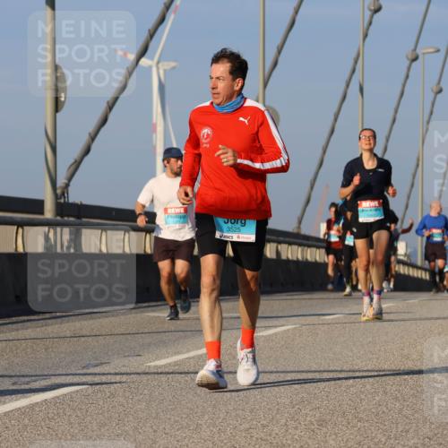 03.10.2025 - Köhlbrandbrückenlauf Strokosch-Dieckow http://msf.ph/oto/9108199 03.10.2025 09:38:28 Position 2 3525, 1432 meine-sportfotos.de